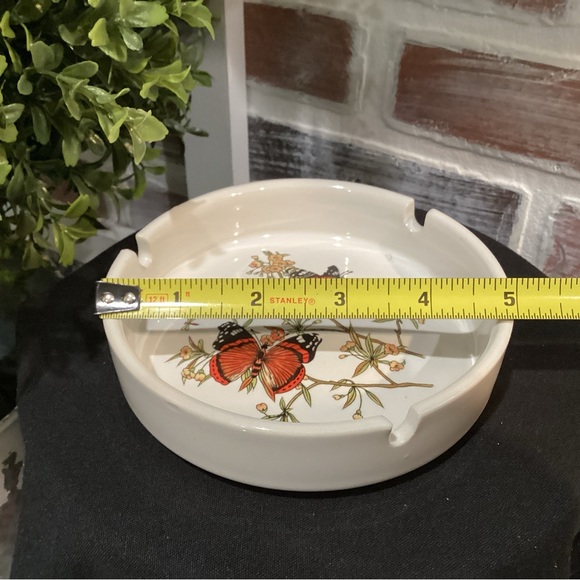 🟠 Vintage - Rare - Beautiful Painted Butterflies Designed Ashtray - Unique - Picture 8 of 9
